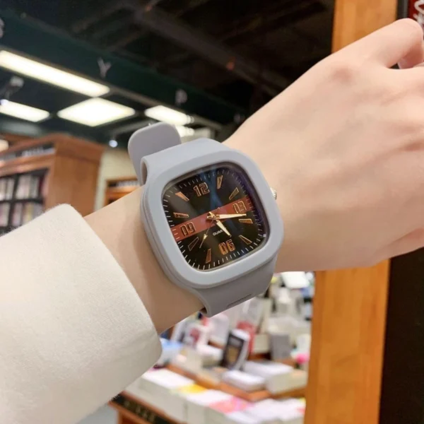 sg-11134201-7ra2k-m4vgp5k33uj2f0.webp Specworld C4 Square Unisex Watch