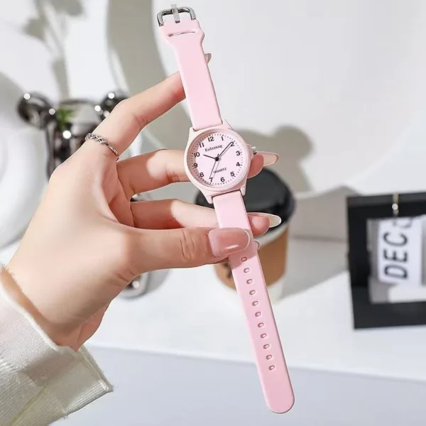 sg-11134201-7rdx4-mcohugvdhkaof1.webp Korean Style Small Quartz Watch