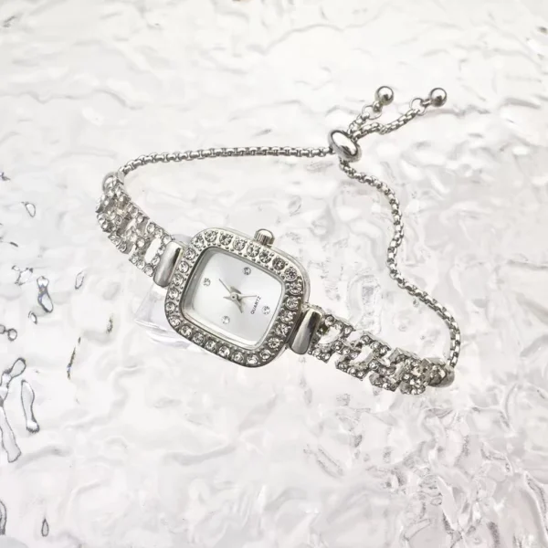 sg-11134201-8261f-mj9hd9we89hf4a.webp Women Square Diamond Bracelet Watch